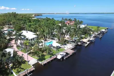 Image de Nouveau fantastique Villa- grande grande grande piscine repas- Riverview- secondes seulement à la rivière