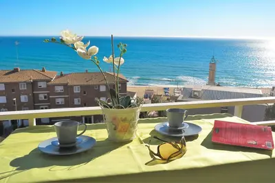Image de Appartement Bianca Seaview & Beach; balcon avec vue sur la mer, près la plage.