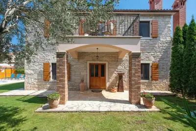 Image de Villa Orada - Élégante villa en pierre avec piscine et vue sur la mer pour 6 personnes