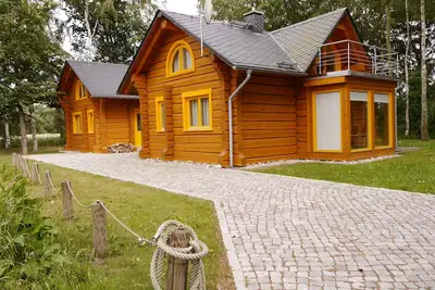 Image de Maison en bois romantique avec cheminée (sauna de 08\/2019)