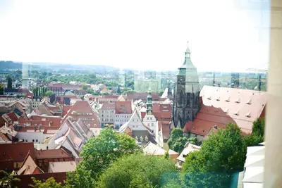 Image de «Château Sonnenstein» au-dessus des toits de Pirna avec une vue à couper le souffle!