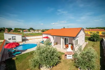 Image de Villa Lavanda avec piscine, à 7 km de la mer, barbecue, WiFi gratuit
