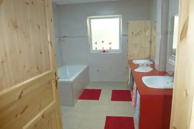 Image de Oasis de bien-être Xxl pour 6 personnes adaptées aux handicapés