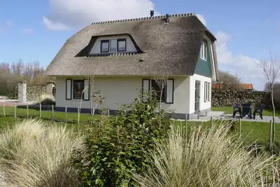 Image de Villa Sterenborg, villa de luxe, à 300 m de la dunes, la plage et la mer du Nord
