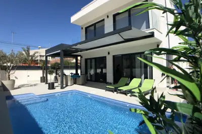 Image de Villa Bella - Villa moderne La Marina près de la plage
