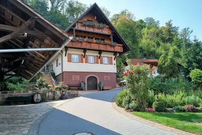 Image de Deux appartements près de la ville dans un endroit calme