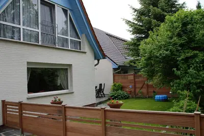 Image de maison de vacances 5 étoiles joliment meublée dans un endroit calme