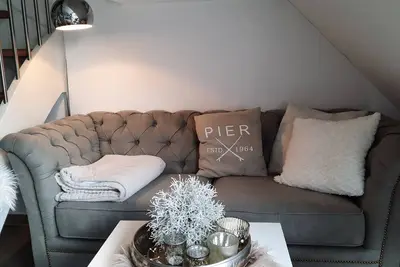Image de Appartement exclusivement meublé avec de jolis détails, wifi, cabine chauffante