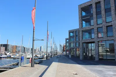 Image de Central entre digue et New Harbour avec loggia vitrée