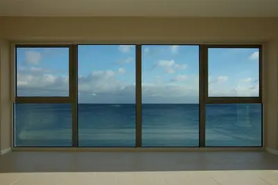 Image de La maison des taupes. Luxe dans un emplacement privilégié. Panorama sur la mer Baltique et vue sur le port.