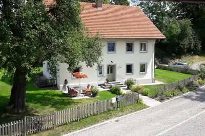 Image de Appartement 100 m² dans une ancienne ferme rénovée à la campagne *****