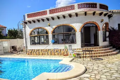 Image de Villa à Els Poblets \/ Denia, plage 800m, piscine privée, wifi, climatisation