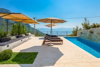 Image de Villa de rêve avec vue spectaculaire sur la mer, 3 chambres, piscine
