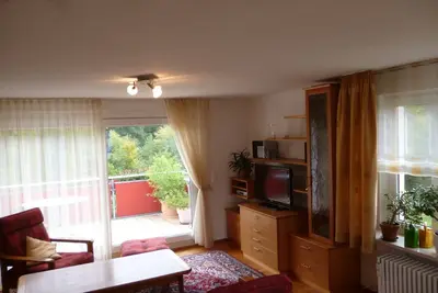 Image de Appartement lumineux au dernier étage au 2ème étage avec une grande terrasse orientée plein sud et WiFi gratuit