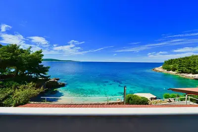 Image de Appartements en bord de mer et à quelques mètres de la plage.