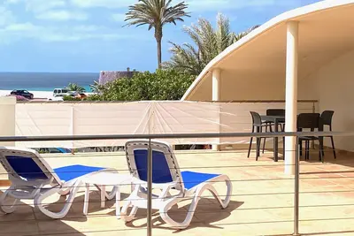 Image de Villa avec piscine privée et WiFi gratuit, proche de la mer, cour protégée