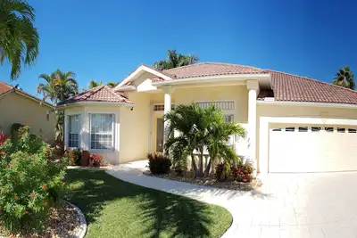 Image de Erstkl. Emplacement sur Britannialake, accès direct au golf, location de bateau possible