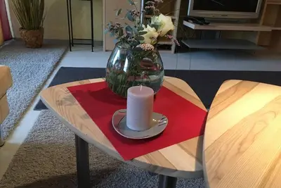 Image de Appartement exclusif au bord du lac dans un complexe résidentiel avec un jardin aux allures de parc