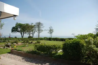 Image de Villa unique au bord de mer Baltique, grand jardin et vue directe sur la mer