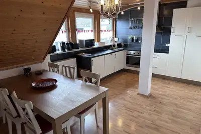 Image de 120 m² grand, moderne, bien situé appartement, avec balcon
