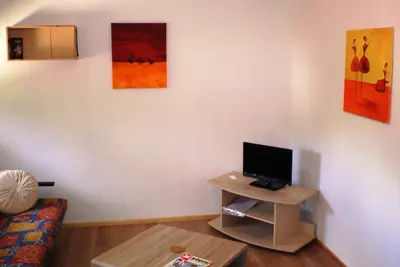 Image de Appartement moderne et entièrement équipé avec 2 ZiKB non fumeur dans un environnement calme