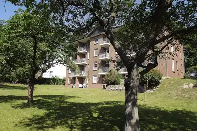 Image de tous annuel. Appartement 2 adultes. (+ 2 Ki. ) Plage avec piscine, sauna, balcon, incl. Parking.