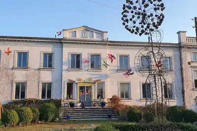 Image de Gigantesque appartement dans un vieux manoir, art, attractions pour les enfants