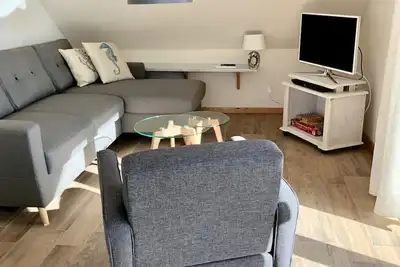 Image de Appartement joliment décoré dans un endroit calme & central proche de la plage