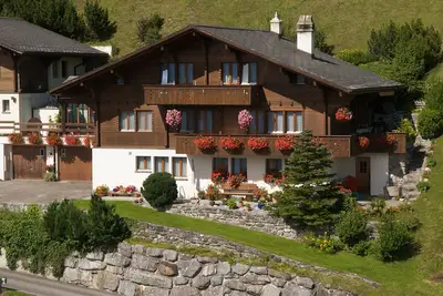 Image de Appartement avec vue panoramique sur les montagnes, les glaciers et le lac de Brienz