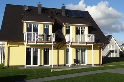 Image de Appartement confortable au rez-de-chaussée avec terrasse, à 200m de la plage