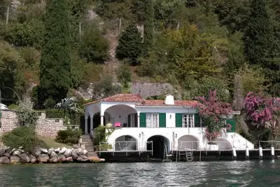 Image de Elégante villa directement sur le lac