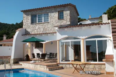 Image de Chalet de vacances avec piscine, chiens autorisés