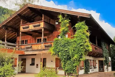 Image de ***** Unique - Objet de confort extrêmement généreux dans le style d'un refuge de montagne *****