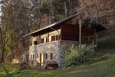 Image de Renovated in 2006, charming holiday home by the woods