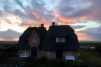 Image de Magnifique Wattenblick dans la maison au toit de chaume