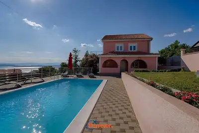 Image de Villa avec piscine, grand jardin, grill et belle vue mer sur Kvarner