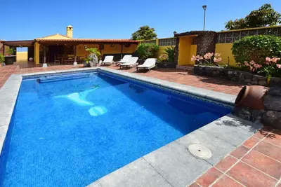 Image de Villa confortable avec piscine privée et barbecue, WiFi, Teide et vue sur la mer