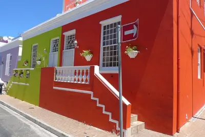 Image de Maison de ville unique avec terrasse sur le toit, une connexion Wi-Fi et le luxe au coeur de Cape Town