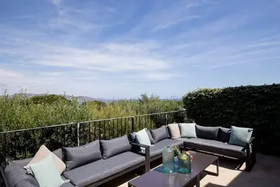 Image de Appartement de luxe avec vue mer panoramique au Golf de St. Tropez