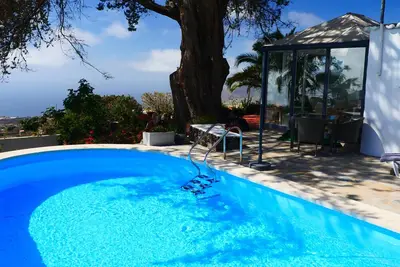 Image de Maison historique avec de magnifiques vues sur la mer dans le sud de Aridanetal