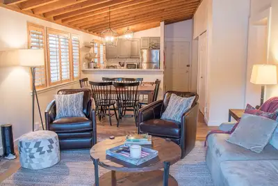 Image de Condo Elkhorn récemment rénové avec de superbes équipements