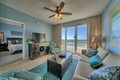 Image de Superbe Condo À Faible Plancher À L'Avant De La Plage! Service De Plage Gratuit! Wifi / Cable Inclus!