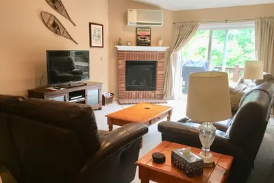 Image de Magnifique condo de vacances de 3 chambres à Forest Ridge avec de superbes vues et équipements