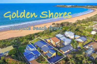Image de Golden Shores - Absolute bord de mer avec une vue imprenable