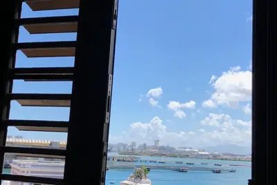 Image de Casa Santito surplombant la baie dans le vieux San Juan, La Puntilla