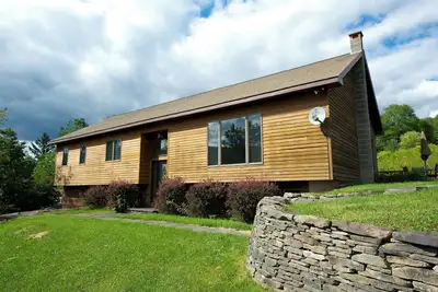 Image de Scenic Vues sur la Colline w / Internet, Jacuzzi & calme