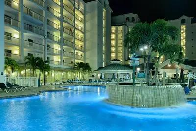 Image de Beautiful Ocean Front Condo | 2 chambres 2 salles de bains | Excellent complexe de vacances