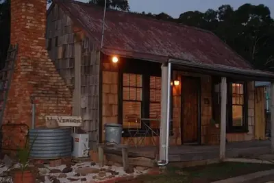 Mancuso Country Cottage Retreat