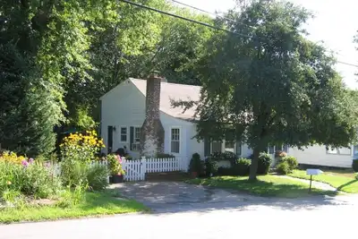 Image de Location académique / d'été-Lords Point, Stonington Ct 1395 $ mois de location académique