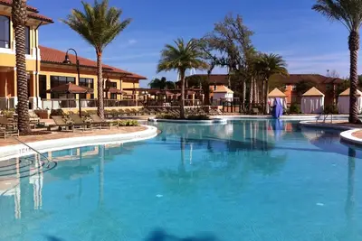 Image de 3 miles à Disney, 1 minute à pied de la piscine / toboggans, Wifi gratuit, pas de frais de villégiature